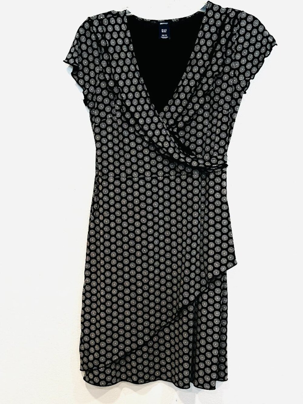 GAP Stretch Faux Wrap Dress Black White Floral Cap Sleeves Deep V-Neck Womens XS